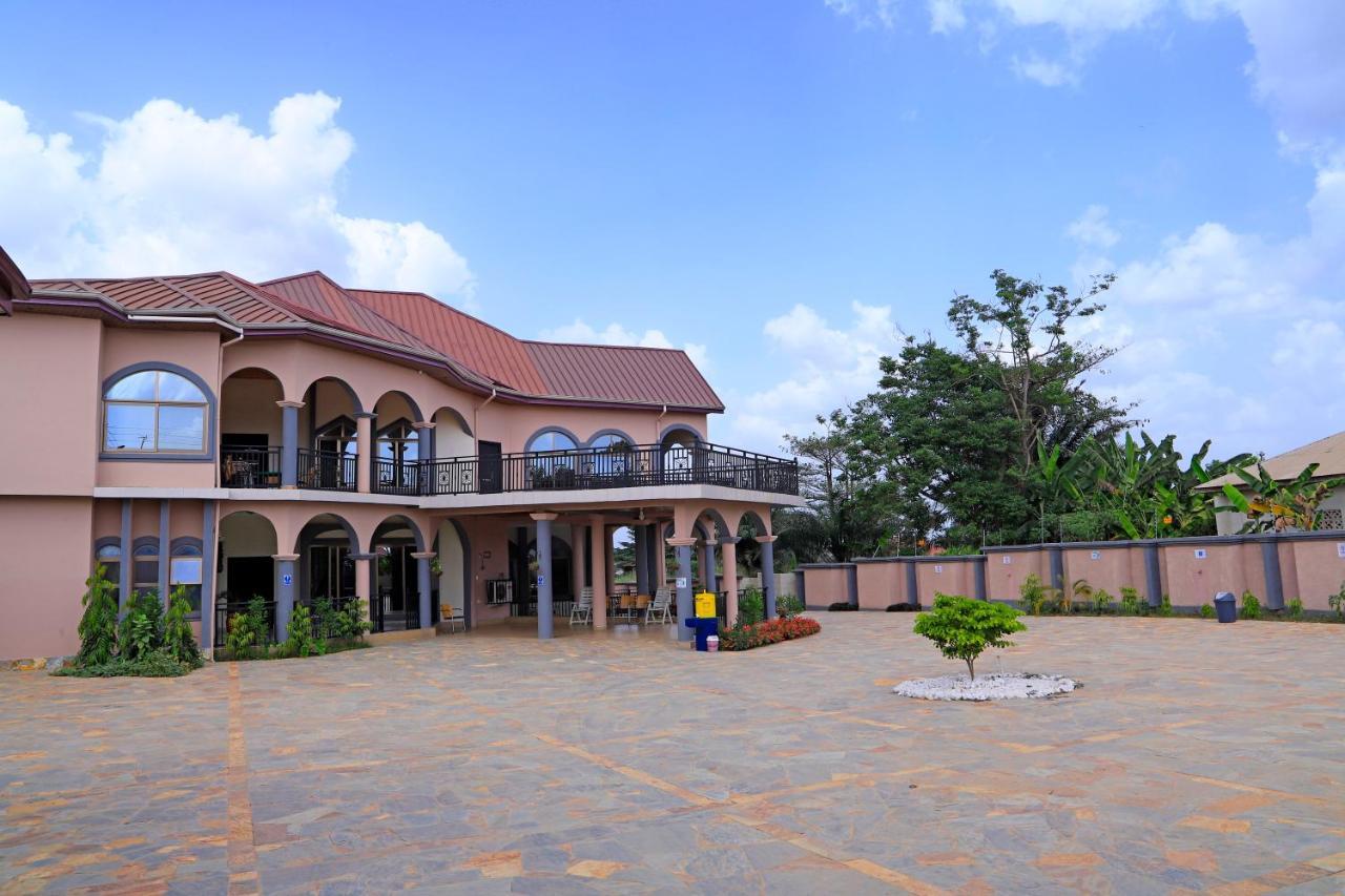 Osaah Bema Lodge Antoa Экстерьер фото
