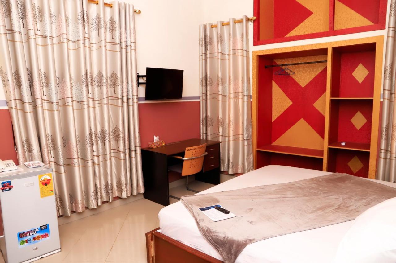 Osaah Bema Lodge Antoa Экстерьер фото